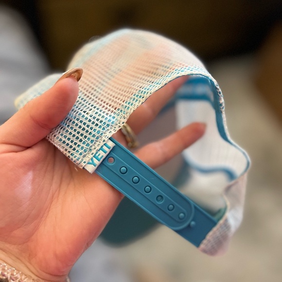 Yeti hat - Picture 2 of 3